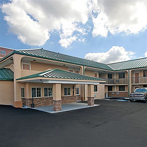 The Townhouse Inn High Point Exterior photo